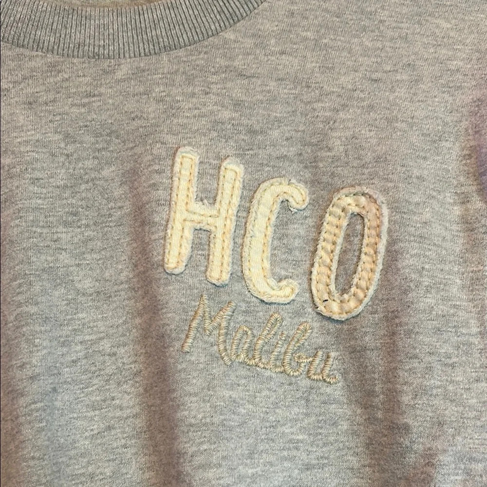 Hollister Heather Gray Crewneck Top - Picture 3 of 10